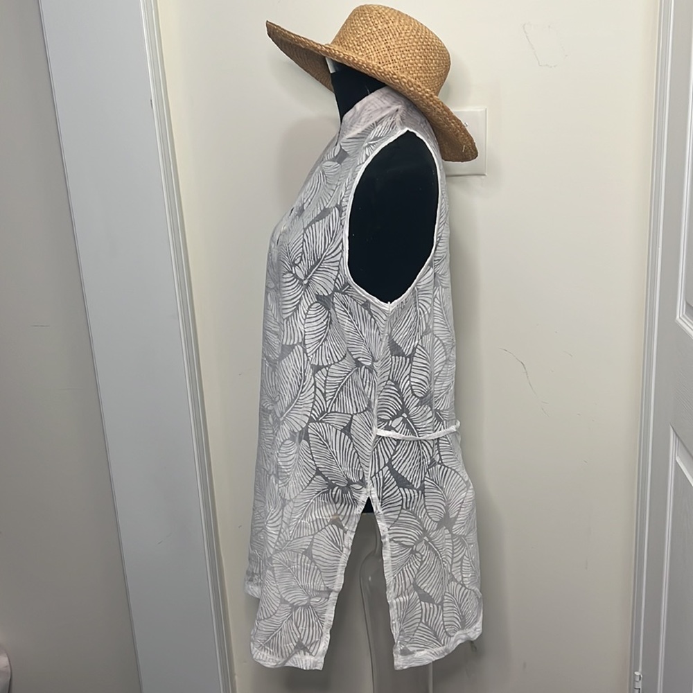 Cover Me White Palm Leafy Button Down Side Slit Beach Cover Up Size Large